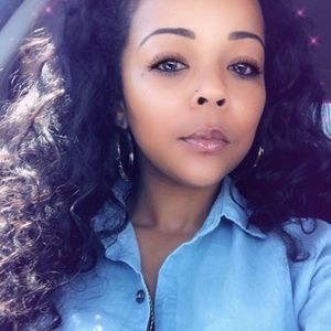 Meet your Posher, Aja